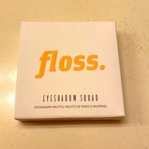 floss EYESHADOW SQUAD in JUST PEACHY